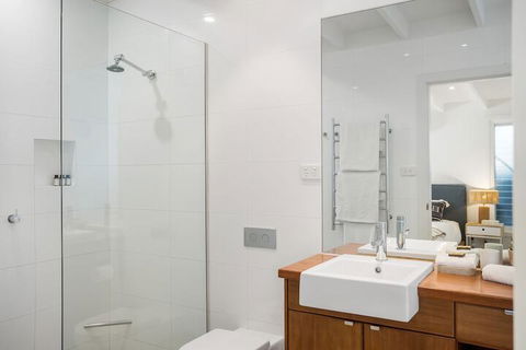 A PERFECT STAY - Allure - VIC Tourism 6