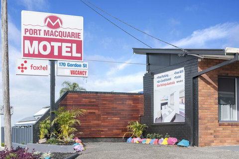Port Macquarie Motel - VIC Tourism 3
