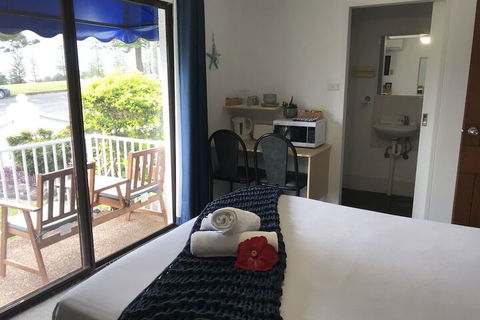 Ocean Breeze Motel - VIC Tourism 5