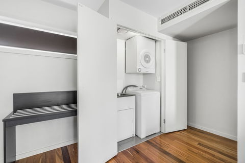 Essence Apartments Chermside - VIC Tourism 3