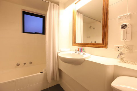 Cambridge Hotel Sydney - VIC Tourism 2