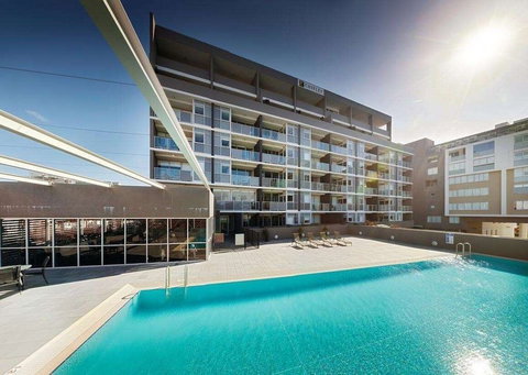 Honeysuckle Executive Apartments - VIC Tourism 0