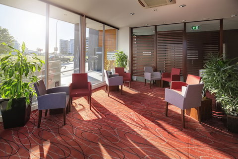 Honeysuckle Executive Apartments - VIC Tourism 2