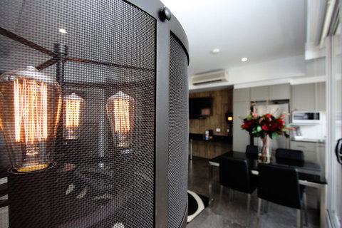 Honeysuckle Executive Apartments - VIC Tourism 5