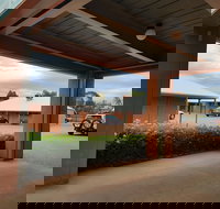 Mud Hut Motel - VIC Tourism