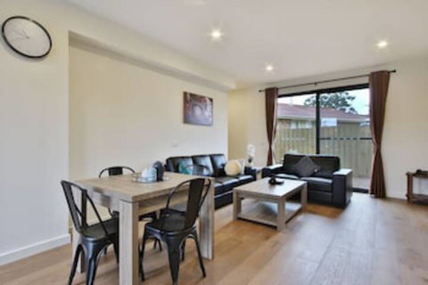 Comfort Inn & Apartments Dandenong - VIC Tourism 0