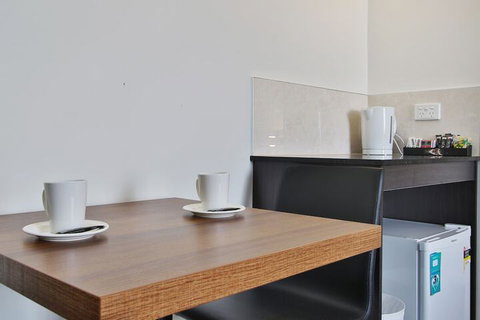 Comfort Inn & Apartments Dandenong - VIC Tourism 6