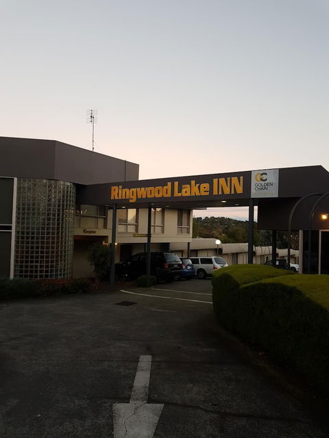Ringwood Lake Inn - VIC Tourism 4