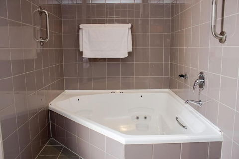 Highlander Hotel - VIC Tourism 4