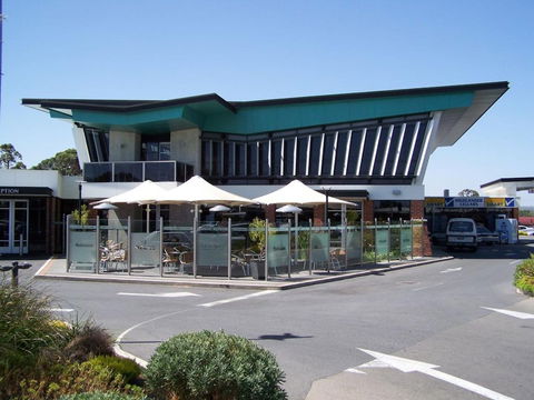 Highlander Hotel - VIC Tourism 1