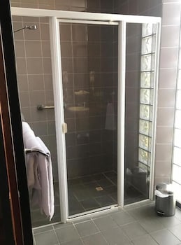 Highlander Hotel - VIC Tourism 5