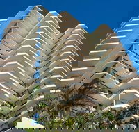 Beach House Seaside Resort Coolangatta - VIC Tourism