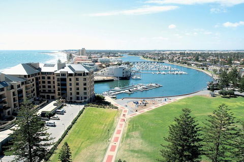 Oaks Glenelg Liberty Suites - VIC Tourism 4