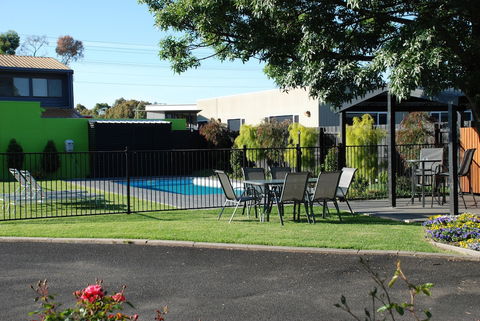 Mitchell On Main Motel & Apartments - VIC Tourism 0