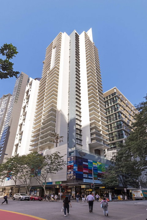 IStay River City Brisbane - VIC Tourism 0