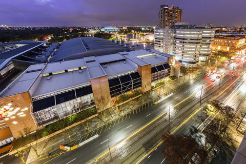 Oaks Adelaide Embassy Suites - VIC Tourism 6