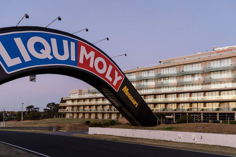 Rydges Mount Panorama Bathurst - VIC Tourism 7