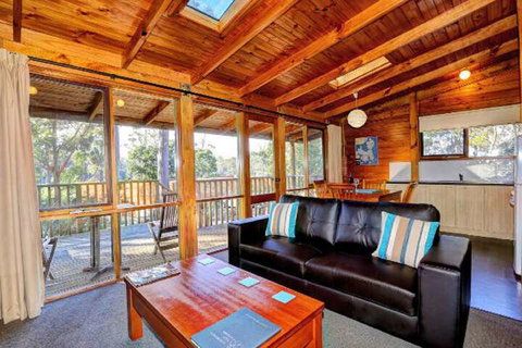 Stewarts Bay Lodge - VIC Tourism 5