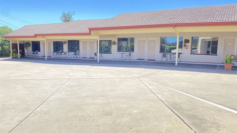 Sapphire City Motor Inn, Inverell - VIC Tourism 6