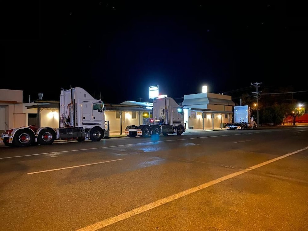 Warroo NSW VIC Tourism