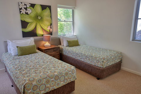 Coolum At The Beach - VIC Tourism 2