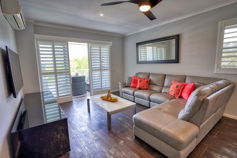 Coolum At The Beach - VIC Tourism 3