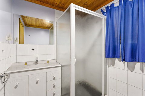 North East Rest Awhile Bed & Breakfast - VIC Tourism 6