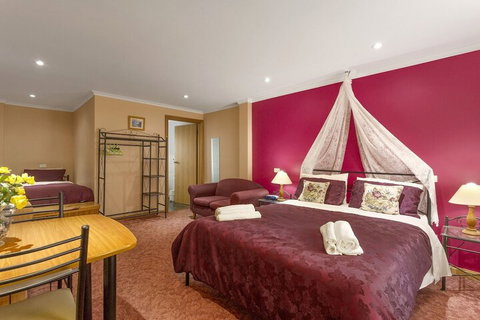 North East Rest Awhile Bed & Breakfast - VIC Tourism 3