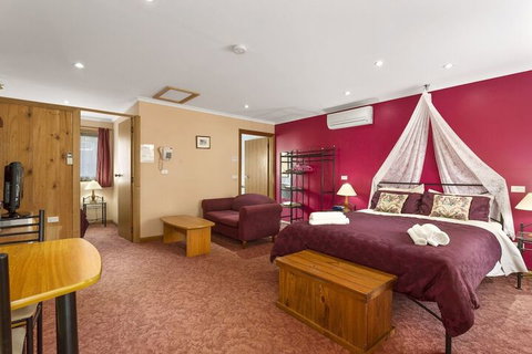 North East Rest Awhile Bed & Breakfast - VIC Tourism 2