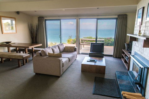 Beacon Point Ocean View Villas - VIC Tourism 3