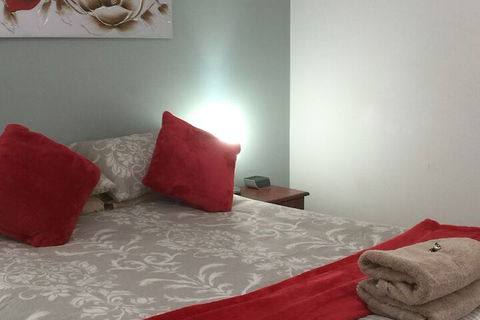 The Nosh & Nod - Avon Terrace - VIC Tourism 3