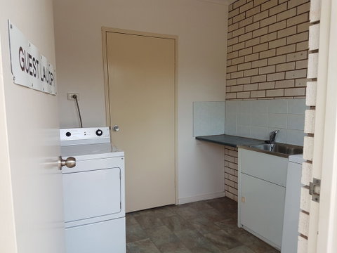 Emerald Tower Motor Inn - VIC Tourism 2