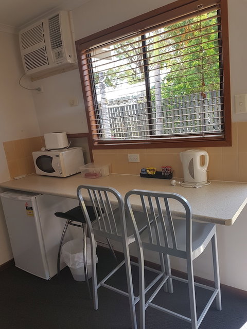 Emerald Tower Motor Inn - VIC Tourism 3