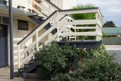 Pioneer Station Motor Inn - VIC Tourism 4