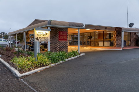 Club Inn Motel - VIC Tourism 0