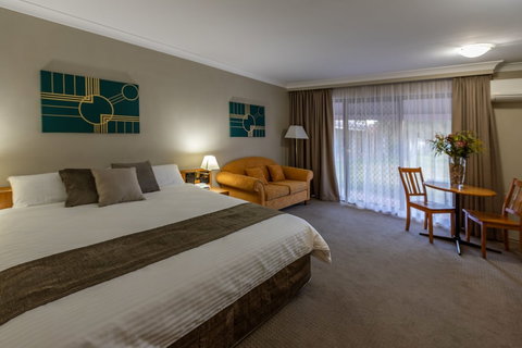 Club Inn Motel - VIC Tourism 6