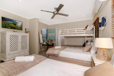 The Palms On Newell Beach - VIC Tourism 3