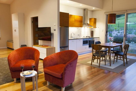 Wilderberry Cottage - VIC Tourism 3