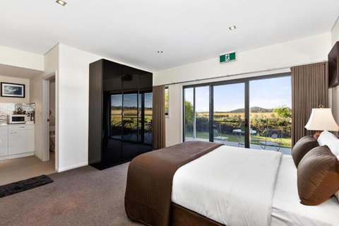 Hangar House Mudgee - VIC Tourism 4