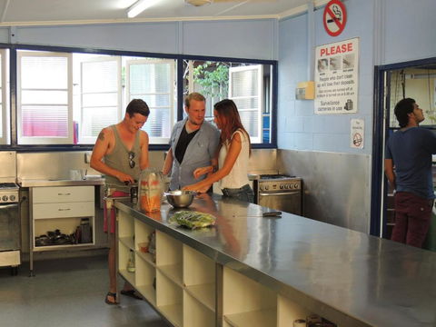 Reef Lodge Backpackers - VIC Tourism 2