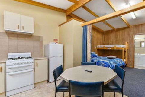Millicent Hillview Caravan Park - VIC Tourism 3