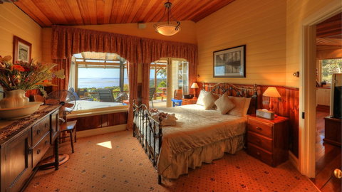 Island View Spa Cottage - VIC Tourism 5