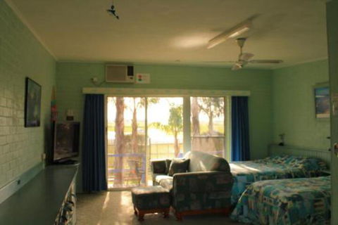 Inverloch Motel - VIC Tourism 3