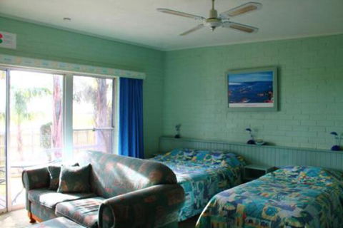 Inverloch Motel - VIC Tourism 7