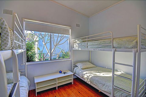 Lakes Edge Cottage - VIC Tourism 4