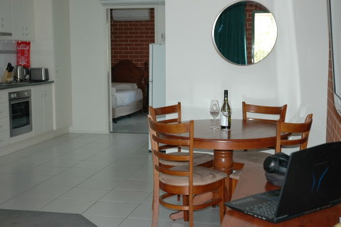 The Roseville Apartments - VIC Tourism 4