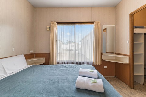 Benalla Tourist Park - VIC Tourism 0