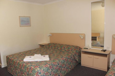 Mid Coast Motor Inn - VIC Tourism 2