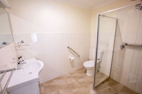 Smith Street Cottage Naracoorte - VIC Tourism 4