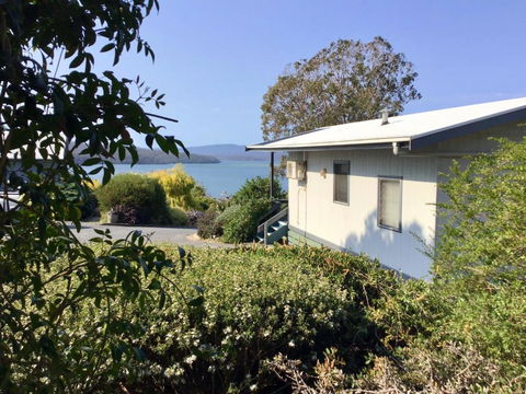 Blue Waters Holiday Cottages For 2 - VIC Tourism 6